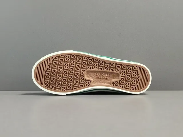 Gucci Tennis 1977 بيج أخضر أحمر Web Monogram Lifestyle Sneakers 18