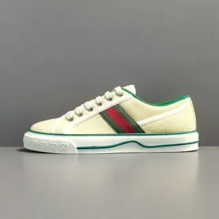 Gucci Tennis 1977 كريمي كانفاس ويب سترايب سينيكرز لايف ستايل