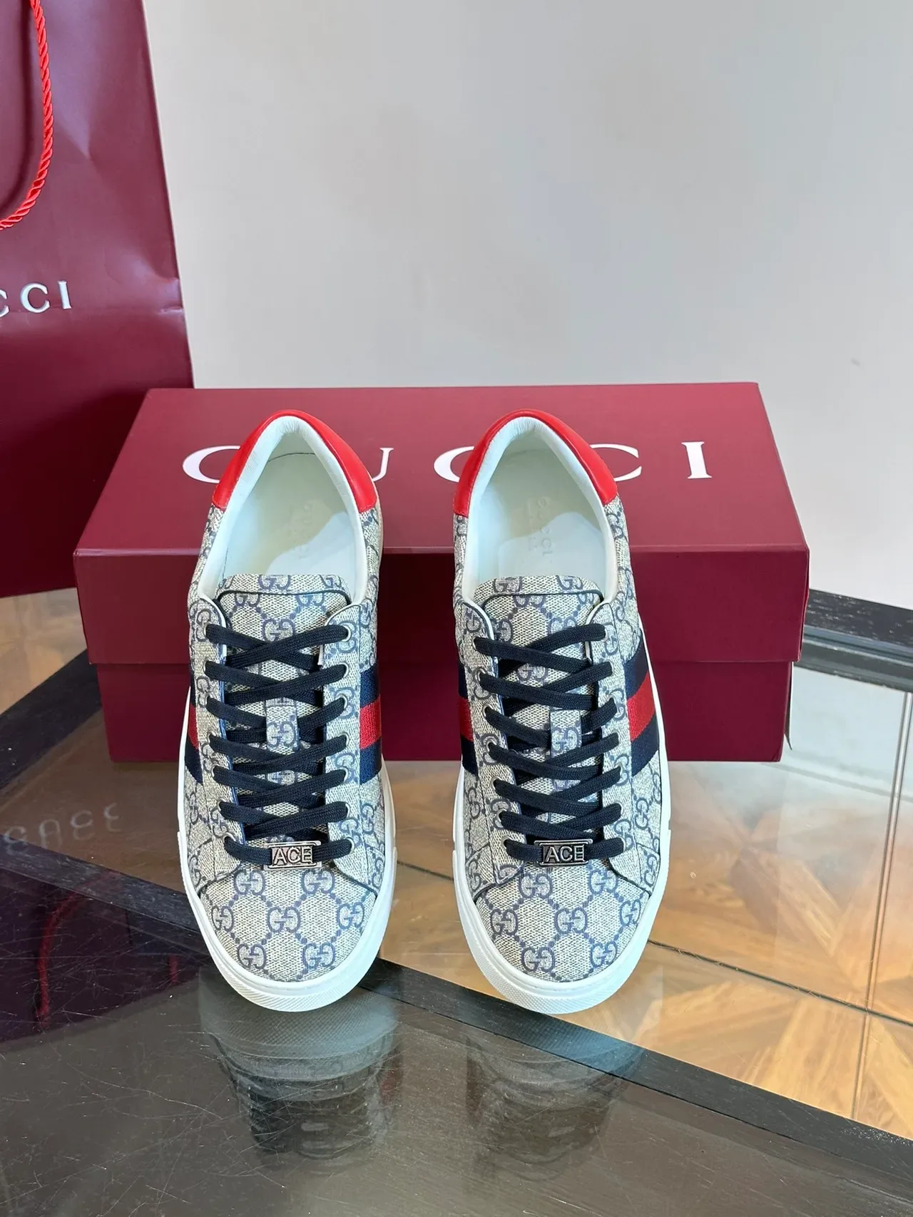 Gucci Tennis 1977 GG Supreme bege vermelho marinho tênis lifestyle 4