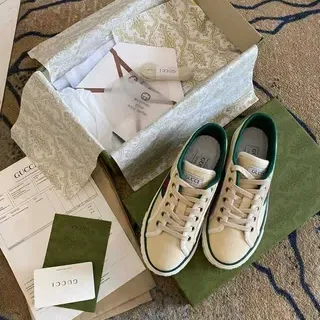 Gucci Tennis 1977 Off-White y Green Lifestyle Sneakers