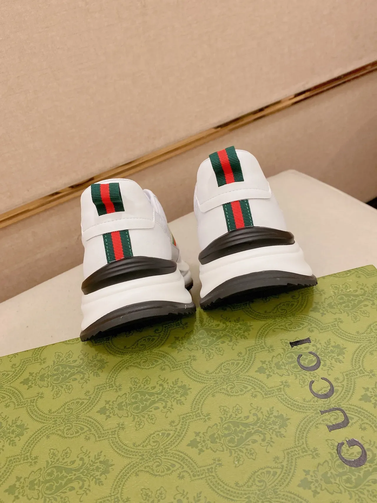 Gucci Tennis 1977 أبيض أحمر أخضر ويب سترايب أحذية رياضية أسلوب حياة 8