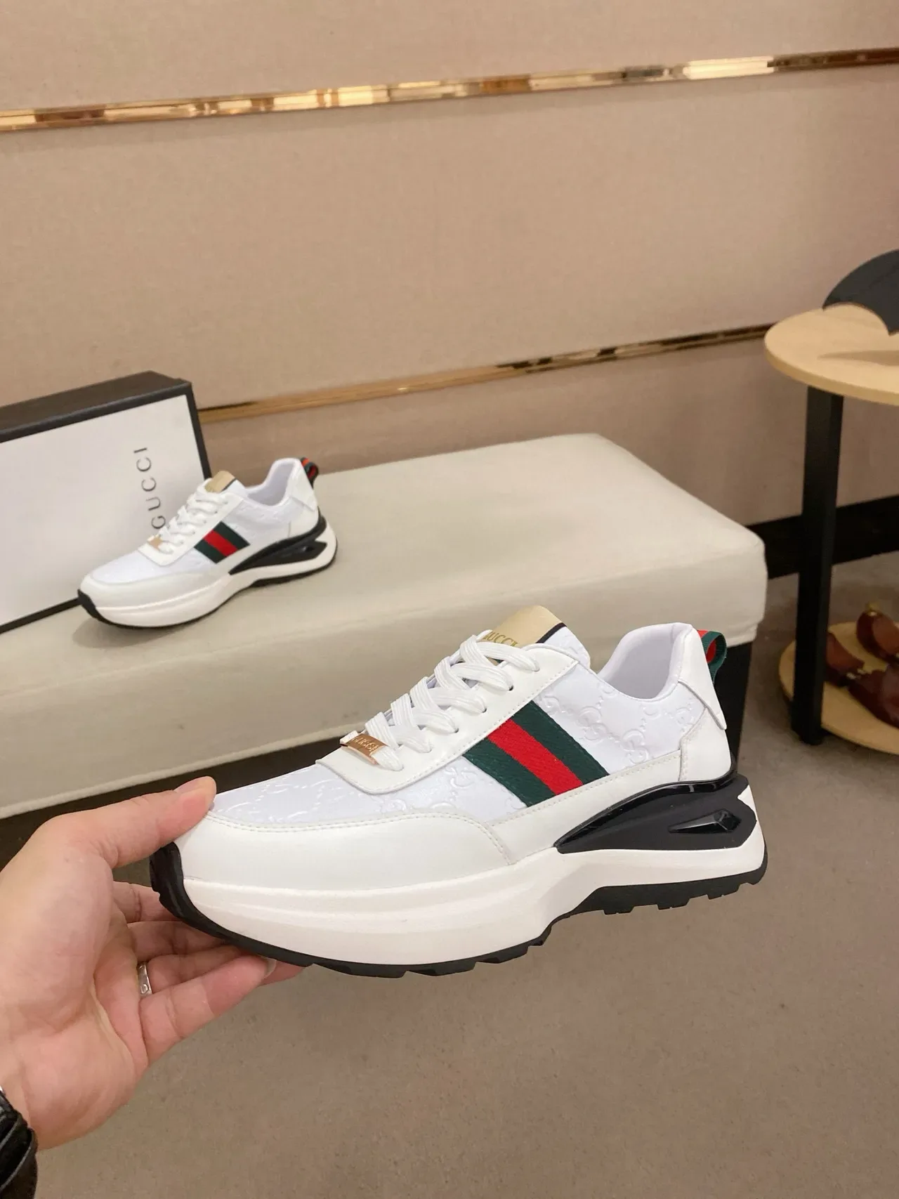 Gucci Blanc et Noir Monogrammés en Cuir avec Rayures Web et Acent Zapatillas Lifestyle 3