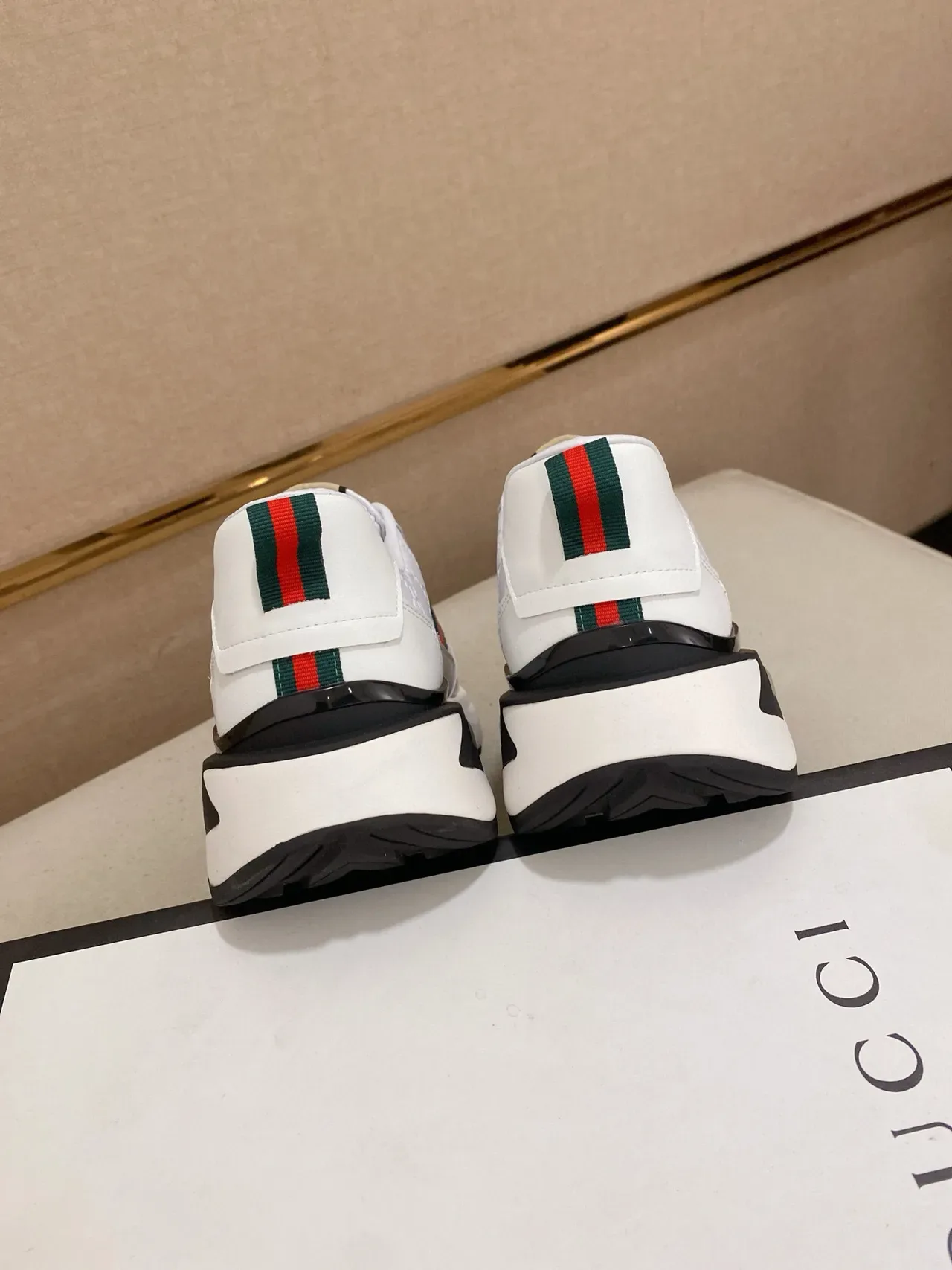 Gucci Blanc et Noir Monogrammés en Cuir avec Rayures Web et Acent Zapatillas Lifestyle 8
