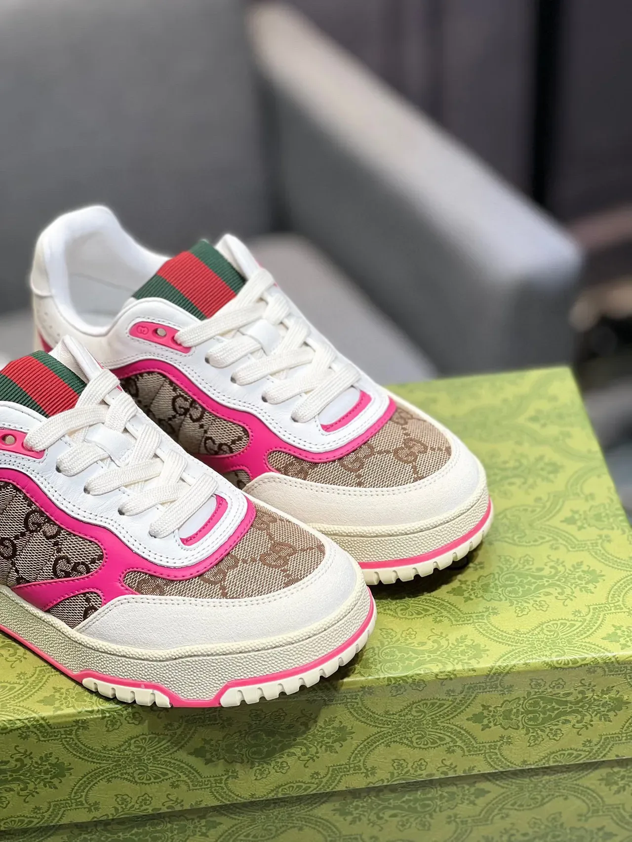 Gucci Blanch es y Rosas GG Monogram Lona Borde Contraste Lifestyle Sneakers 3