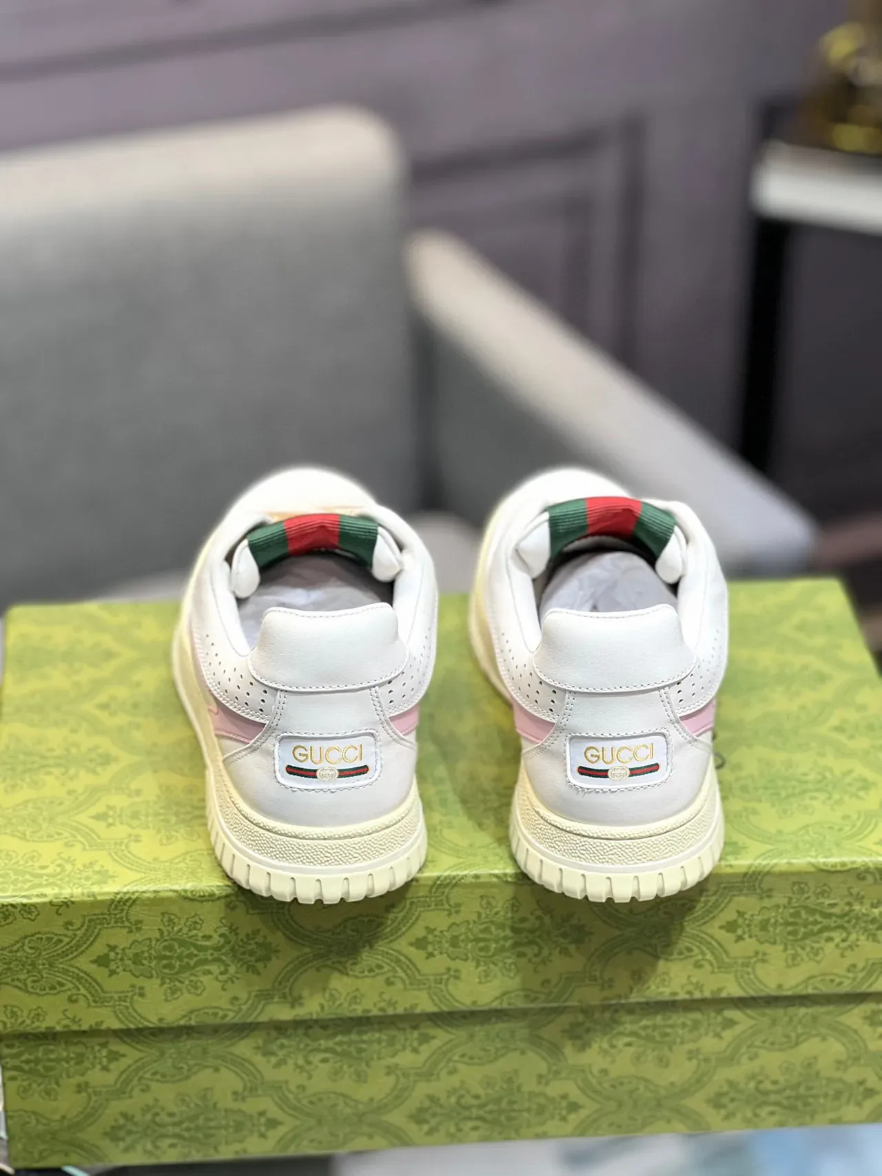 Gucci 白粉低帮镂空脚趾生活运动鞋 5