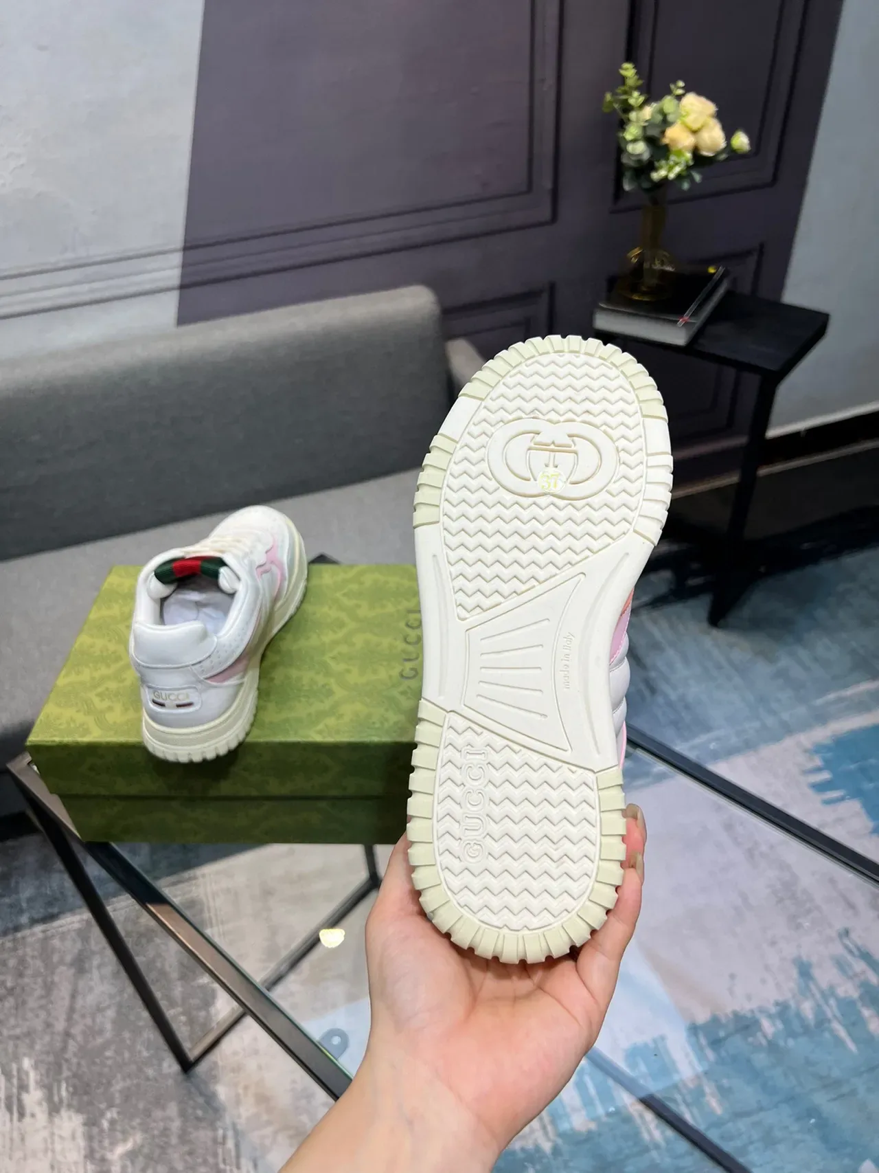 Gucci 白粉低帮镂空脚趾生活运动鞋 6