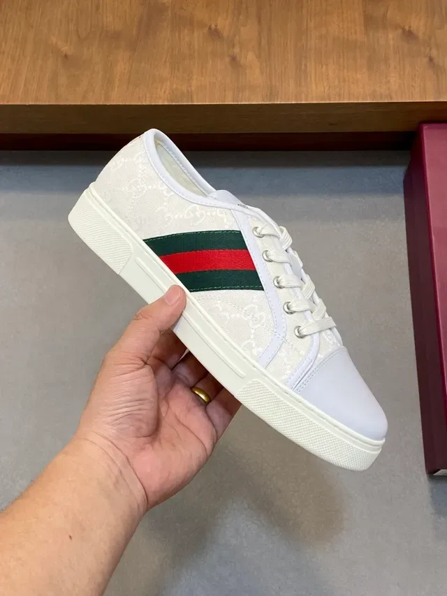 Gucci Blanc et Rouge GG Monogram Toile Cuir Toe Cap Lifestyle Sneakers 4