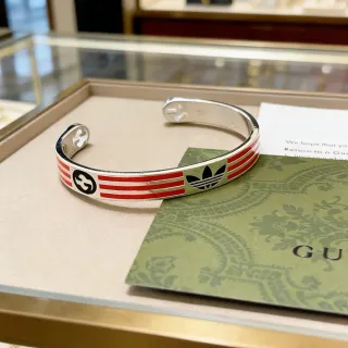 Gucci x Adidas سوار معصم مفتوح بشريط الإيمل والشعار المزدوج