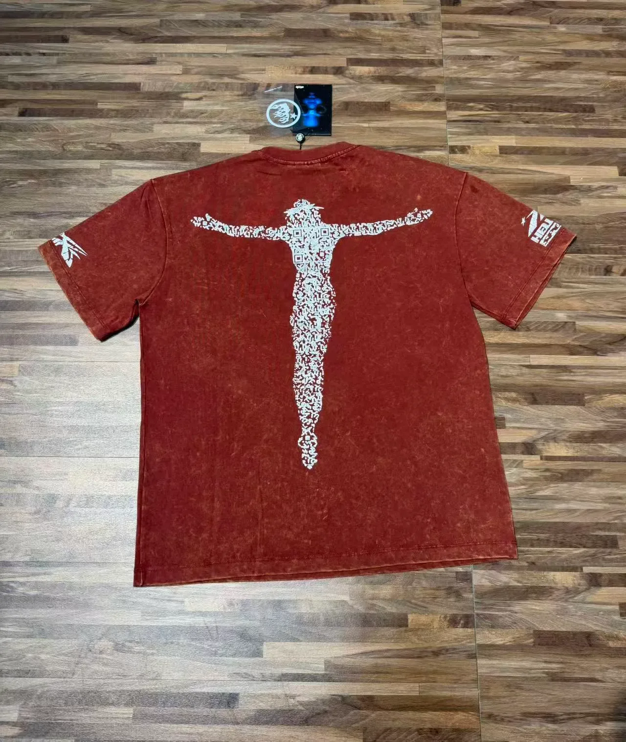 Camiseta Hellstar vermelha desgastada com estampa gráfica 6