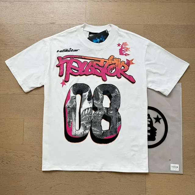 Camiseta Hellstar blanca y rosa corte oversized con estampado gráfico delantero y trasero 14