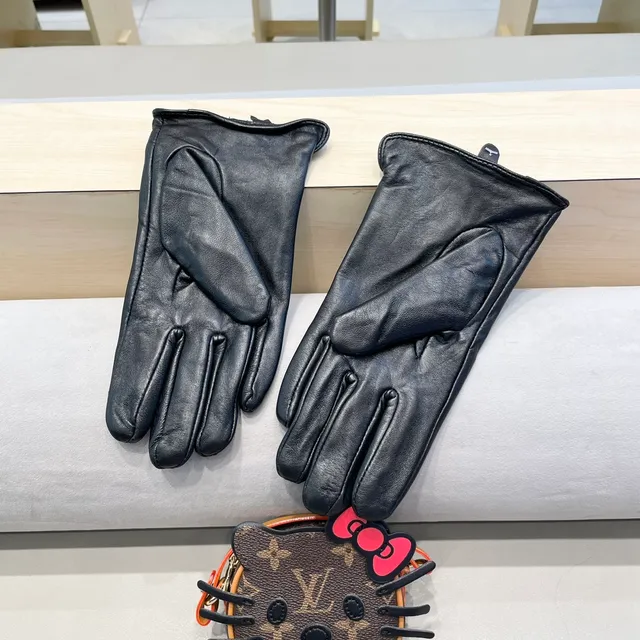 Hermès Black Embossed Logo Smooth Leather Gloves 6