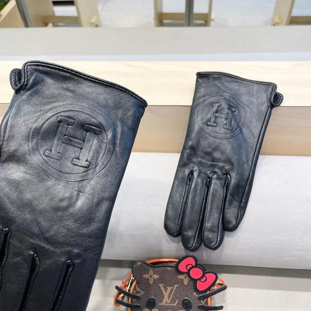 Hermès Black Embossed Logo Smooth Leather Gloves 8