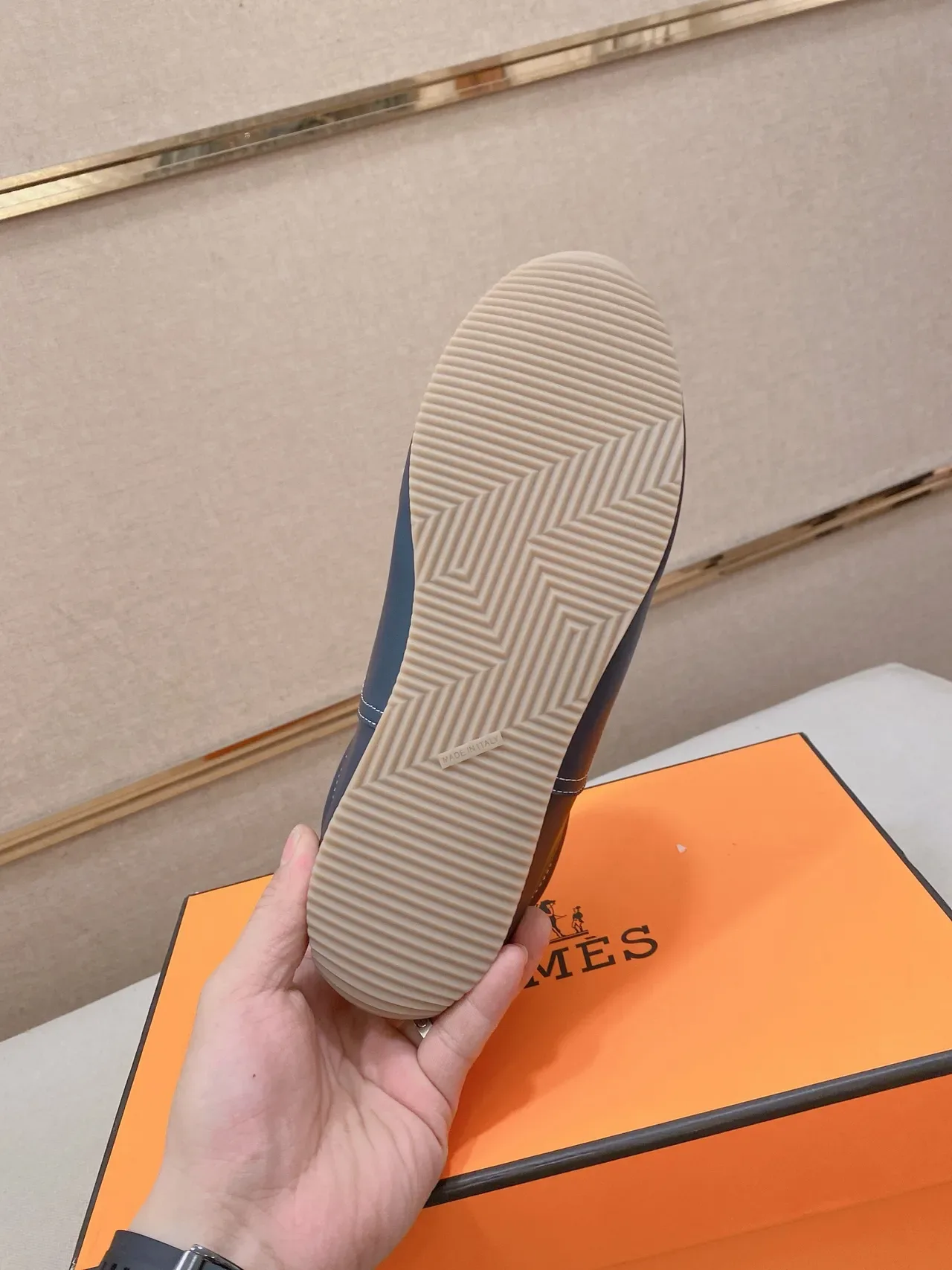 Hermès 蓝白皮革鞋面 缝制 H 标志 生活方式运动鞋 2