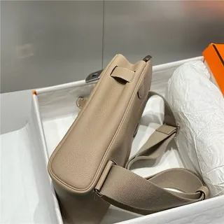 Hermès ब्राउन सिल्वर पेबल्ड लेदर फ्लैप-टॉप क্লोजर टोট ब্যाग 16