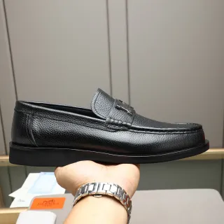 Hermès Chypre Loafer কালো কণিকাবিশিষ্ট চামড়া স্লিপ-অন লুফার