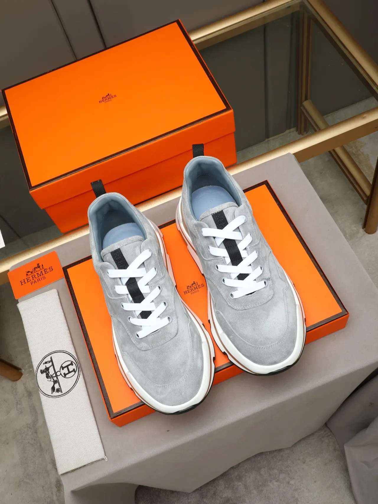 Hermès ग्रे सुएड चंकी सोल लाइफस्टाइल स्नीकर्स 2