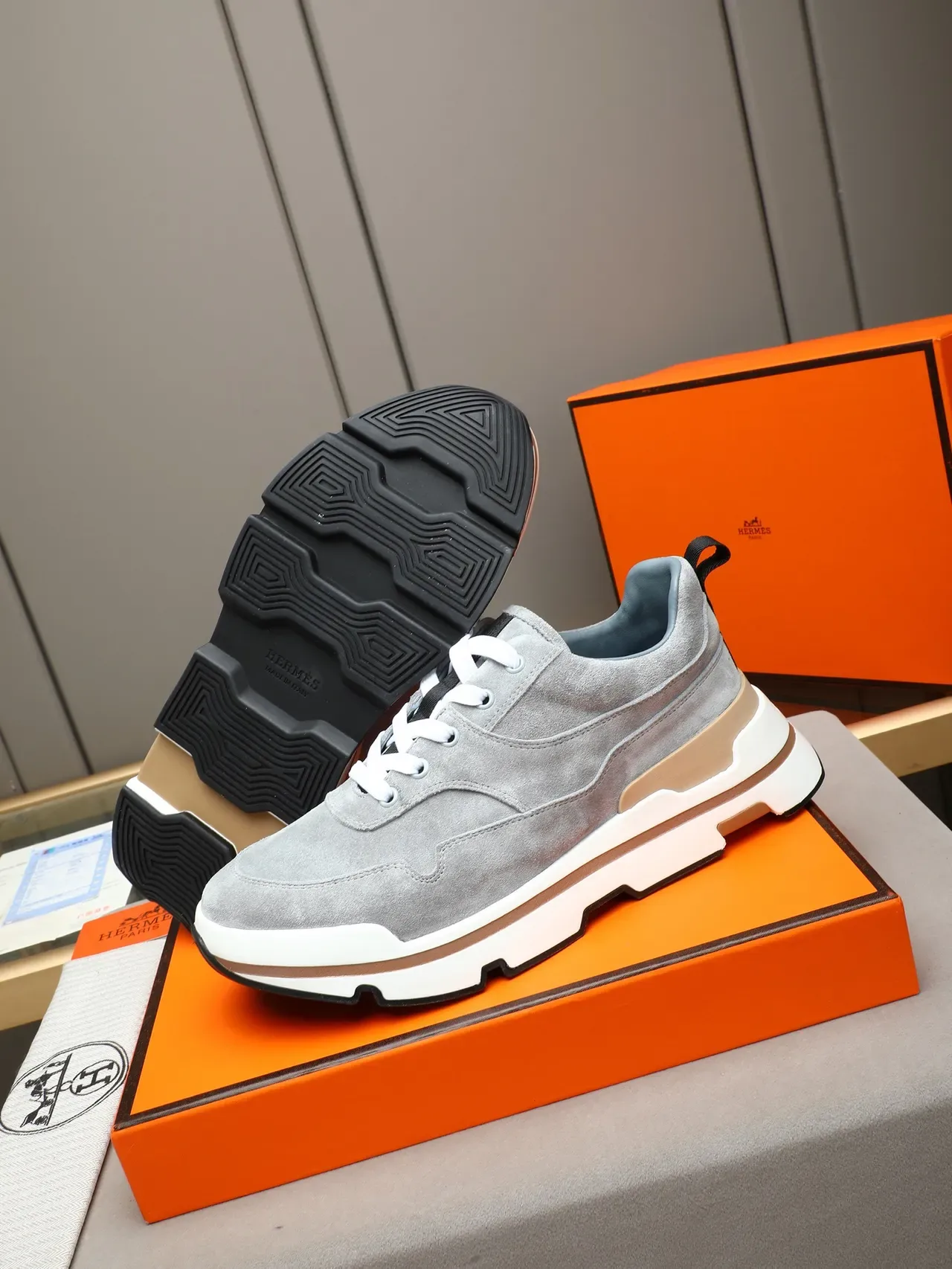 Hermès ग्रे सुएड चंकी सोल लाइफस्टाइल स्नीकर्स 4