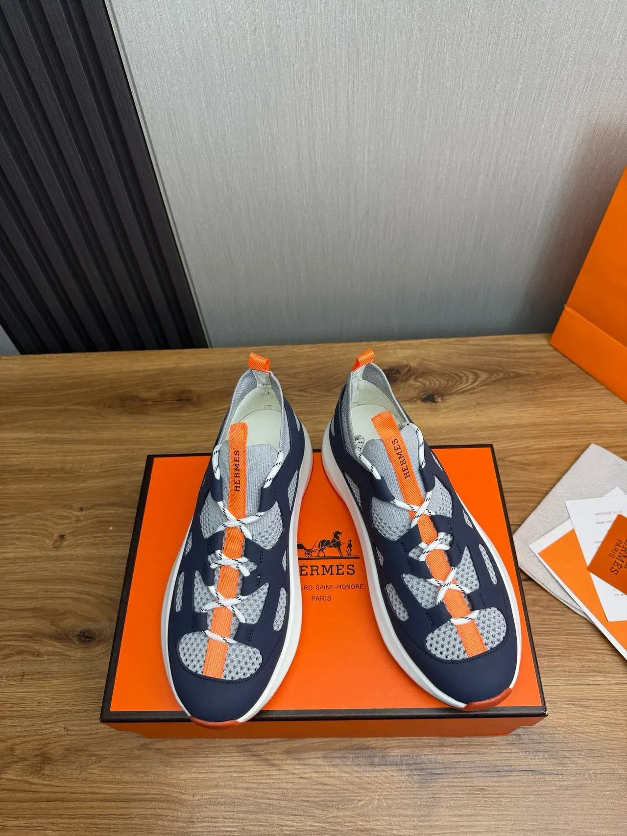 Hermès Navy Orange Sneakers à Col En Forme De Chaussette Avec Overlay Cagé 2
