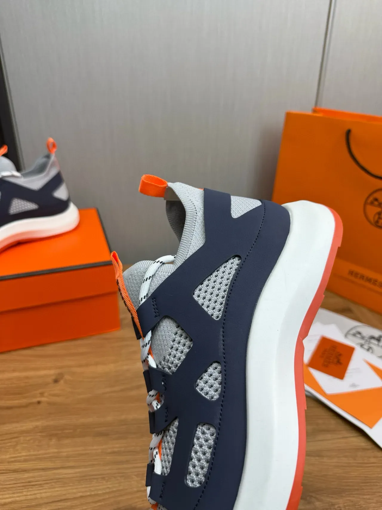 Hermès Navy Orange Sneakers à Col En Forme De Chaussette Avec Overlay Cagé 9