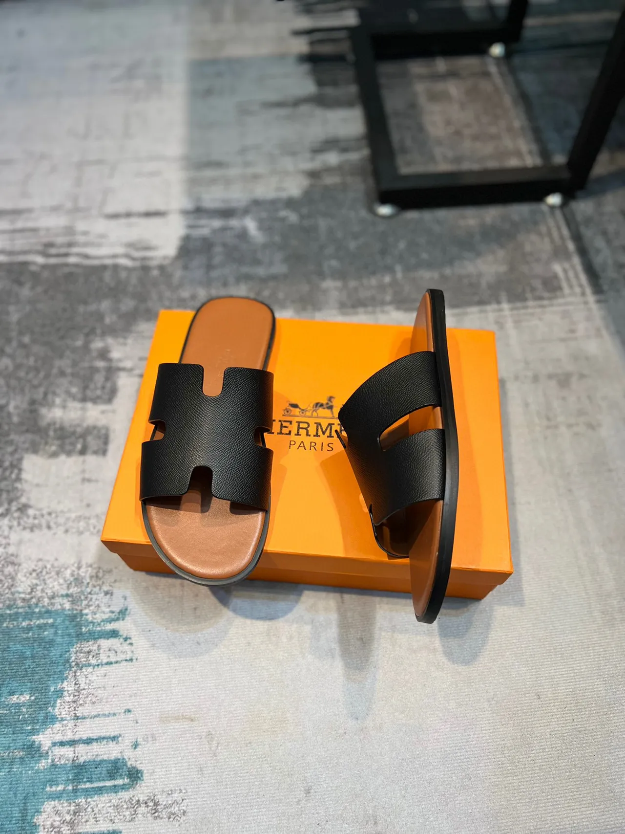 Hermès Oran 黑色和棕色皮革拖鞋 4
