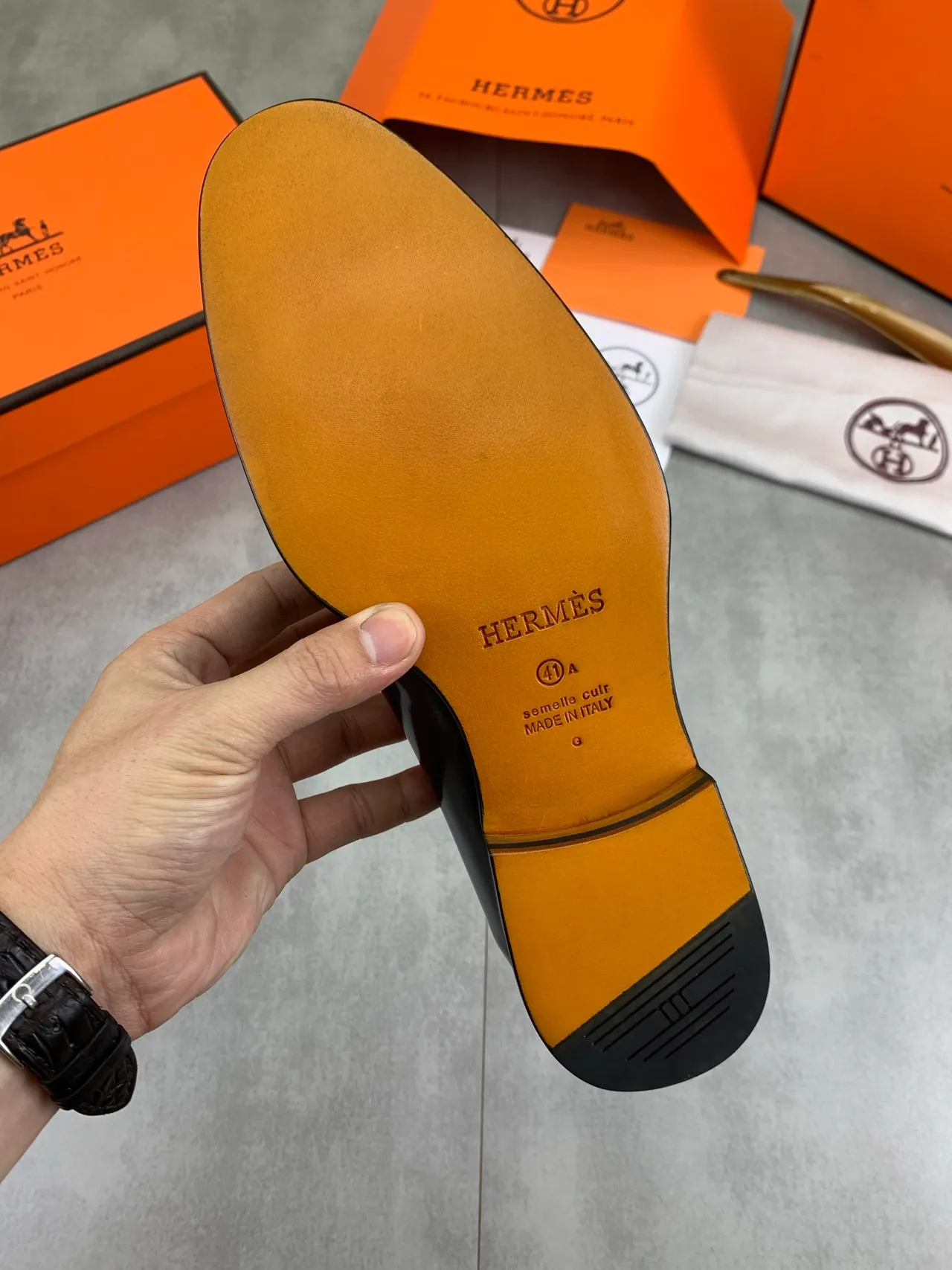 Hermès Oran Loafer Couro patentado preto H-Buckle Loafer 3