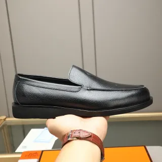 Hermès Oran 黑色粒面皮套脚乐福鞋