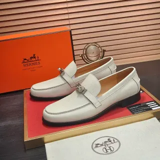 爱马仕 Oran 奶油色 纹理皮革 金属扣 乐福鞋