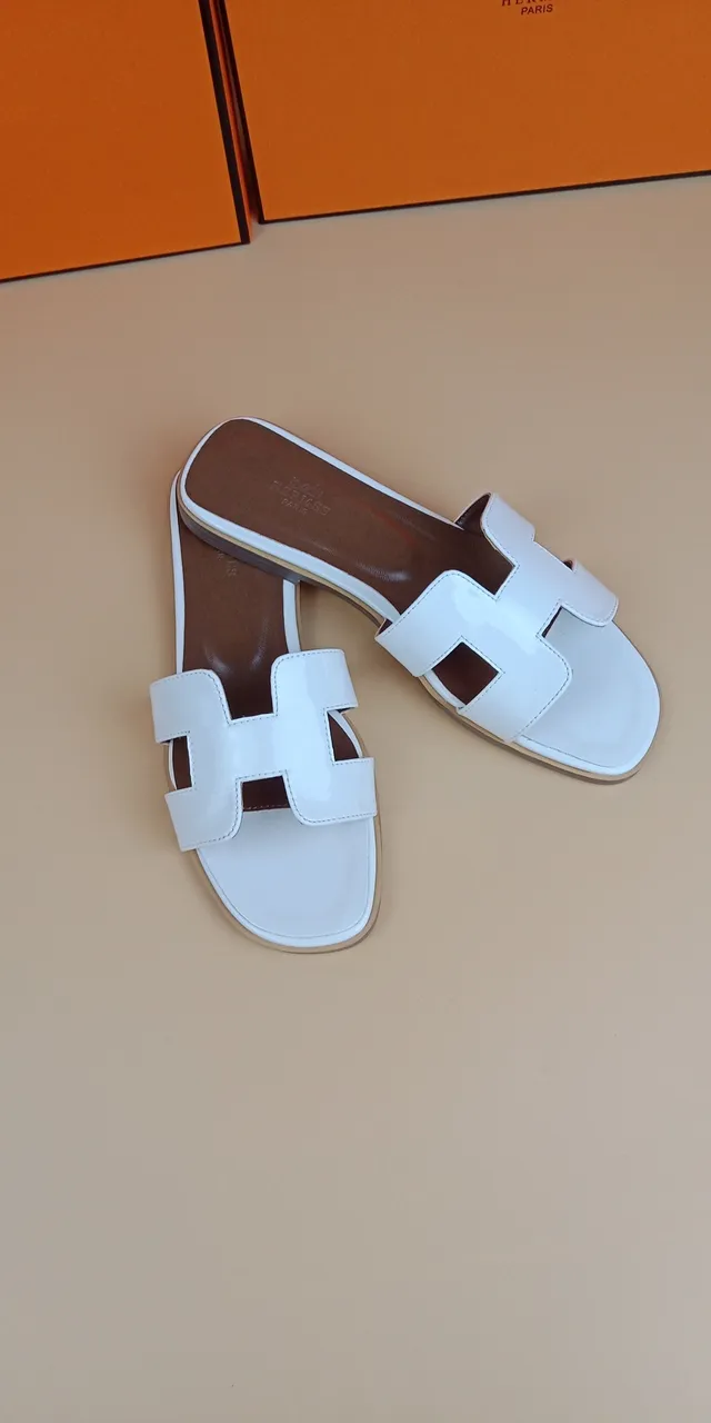 Hermès Oran Slide White Patent Leather Slippers 3