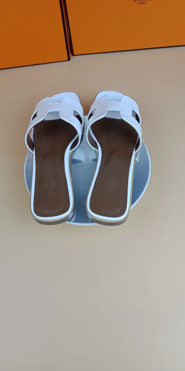 Hermès Oran Slide White Patent Leather Slippers 4