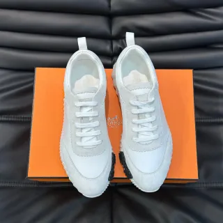 Hermès 白黑锯齿边面板混合麂皮和光滑皮革生活方式运动鞋
