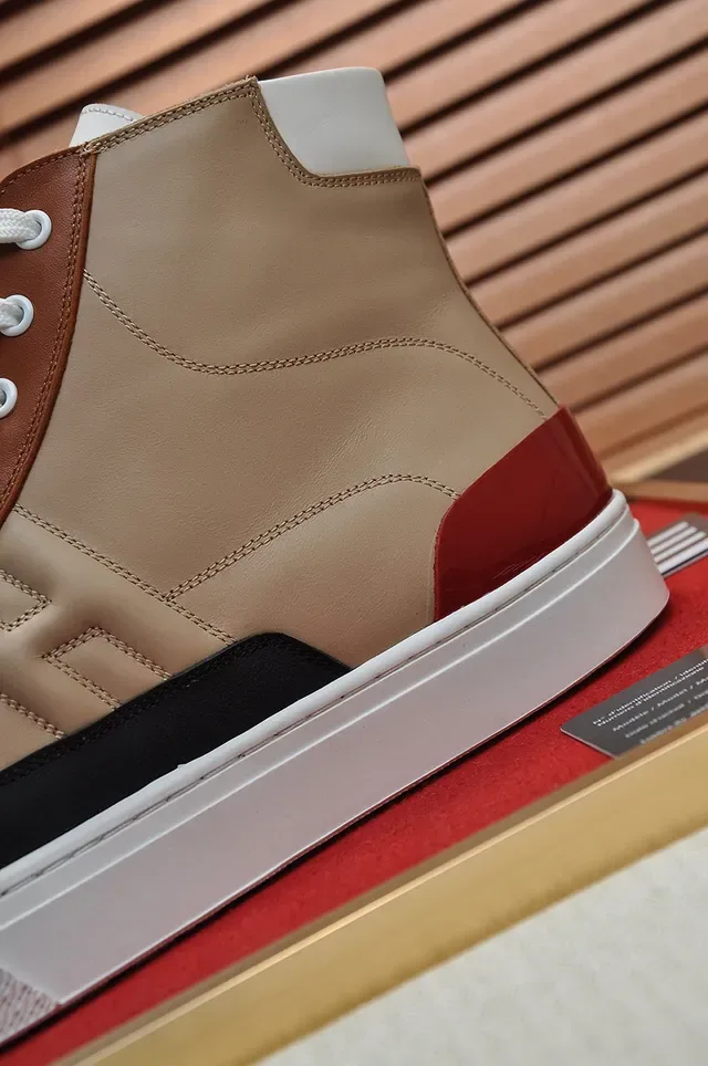 Hermès Zapatillas altas blancas y marrones de cuero con paneles 2