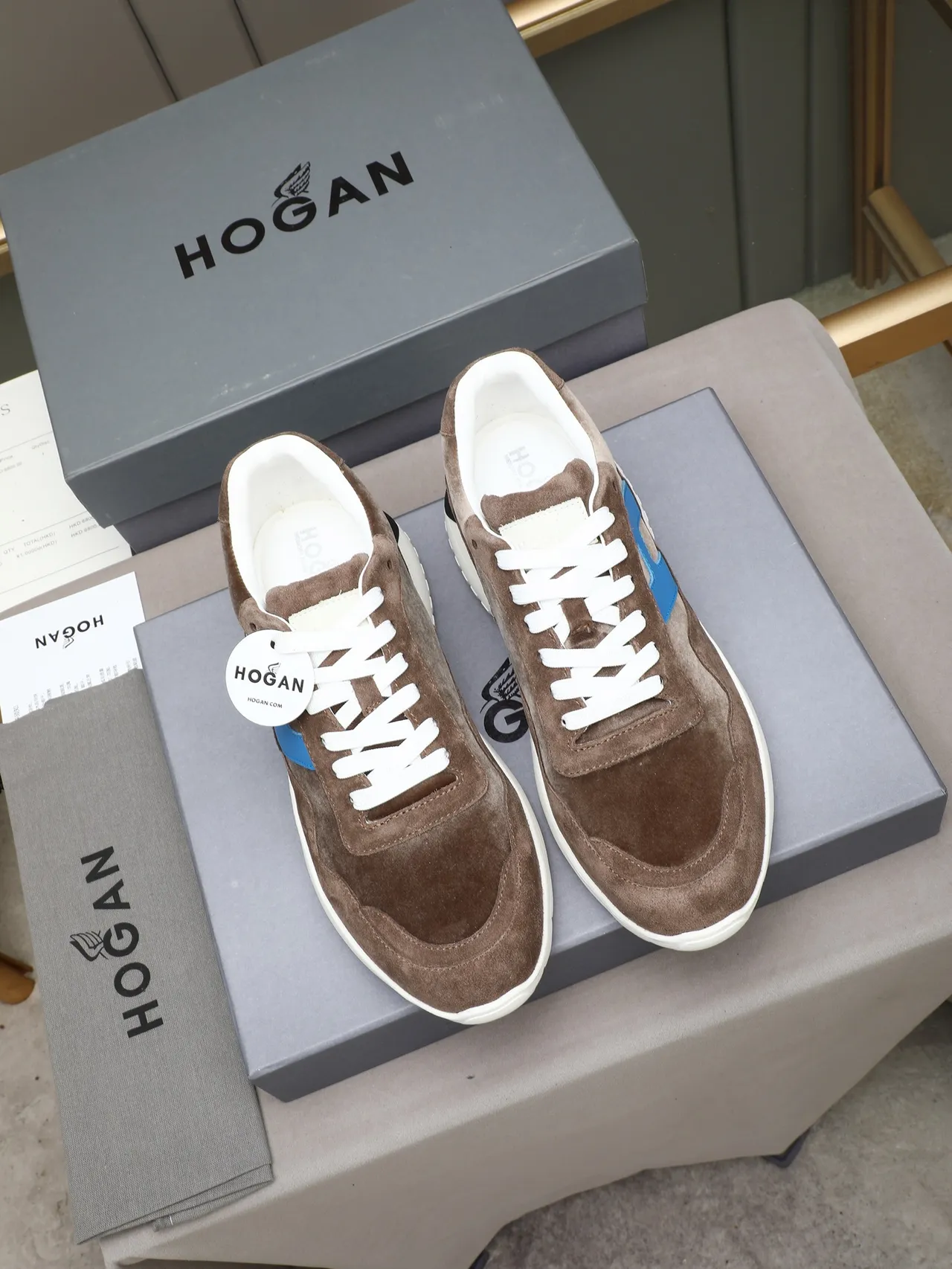 Hogan 棕蓝麂皮鞋面 超大 H Logo 生活方式运动鞋 2