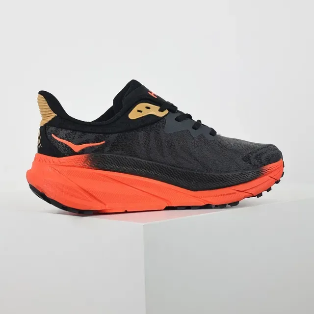 Hoka Clifton Noir Orange Engineered Knit Upper Flared Midsole Chaussures de Running 7