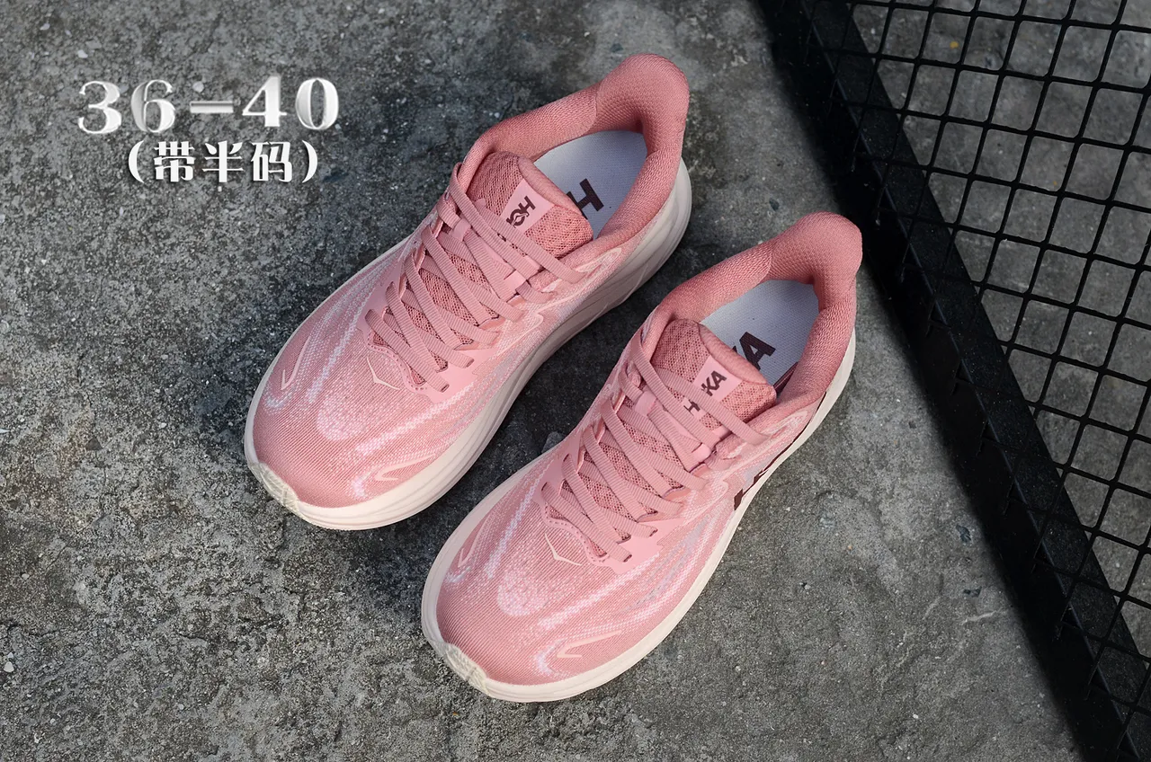 Hoka 粉米色针织鞋面 厚实雕塑中底 跑鞋 4