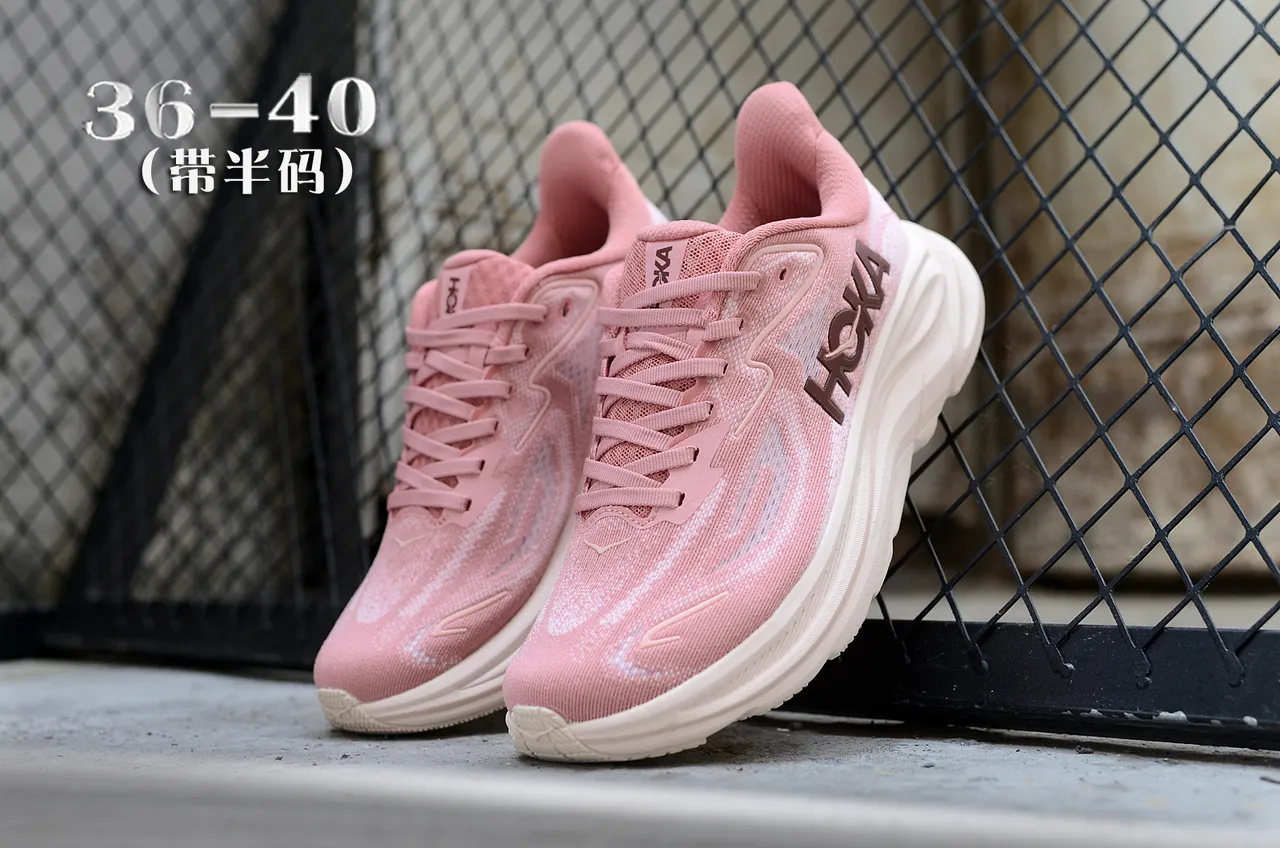 Hoka 粉米色针织鞋面 厚实雕塑中底 跑鞋 5