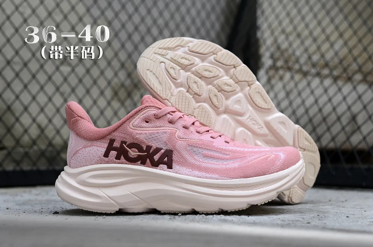 Hoka 粉米色针织鞋面 厚实雕塑中底 跑鞋 7