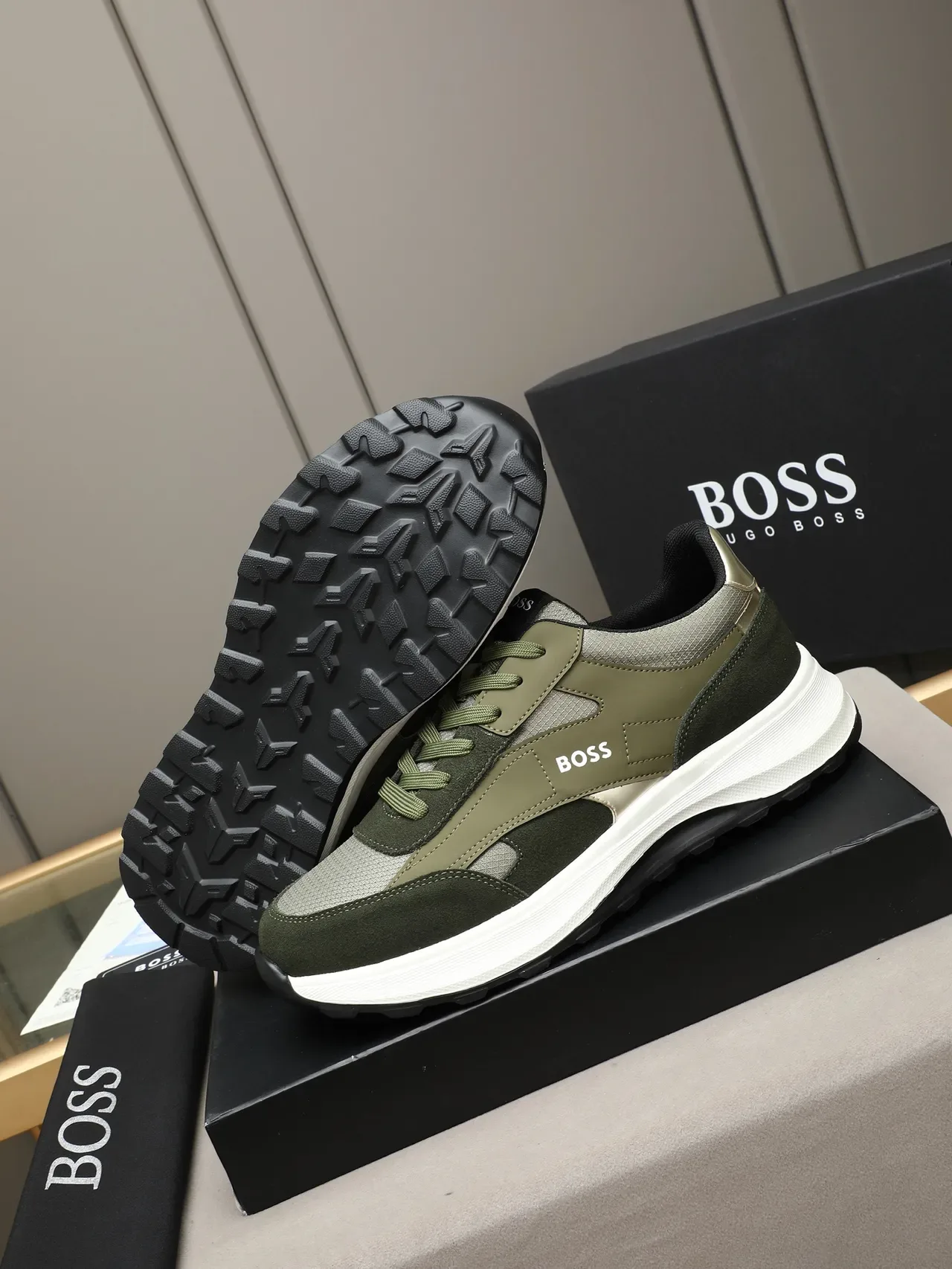 Hugo Boss 军绿白混合材质鞋面分层中底运动鞋 4