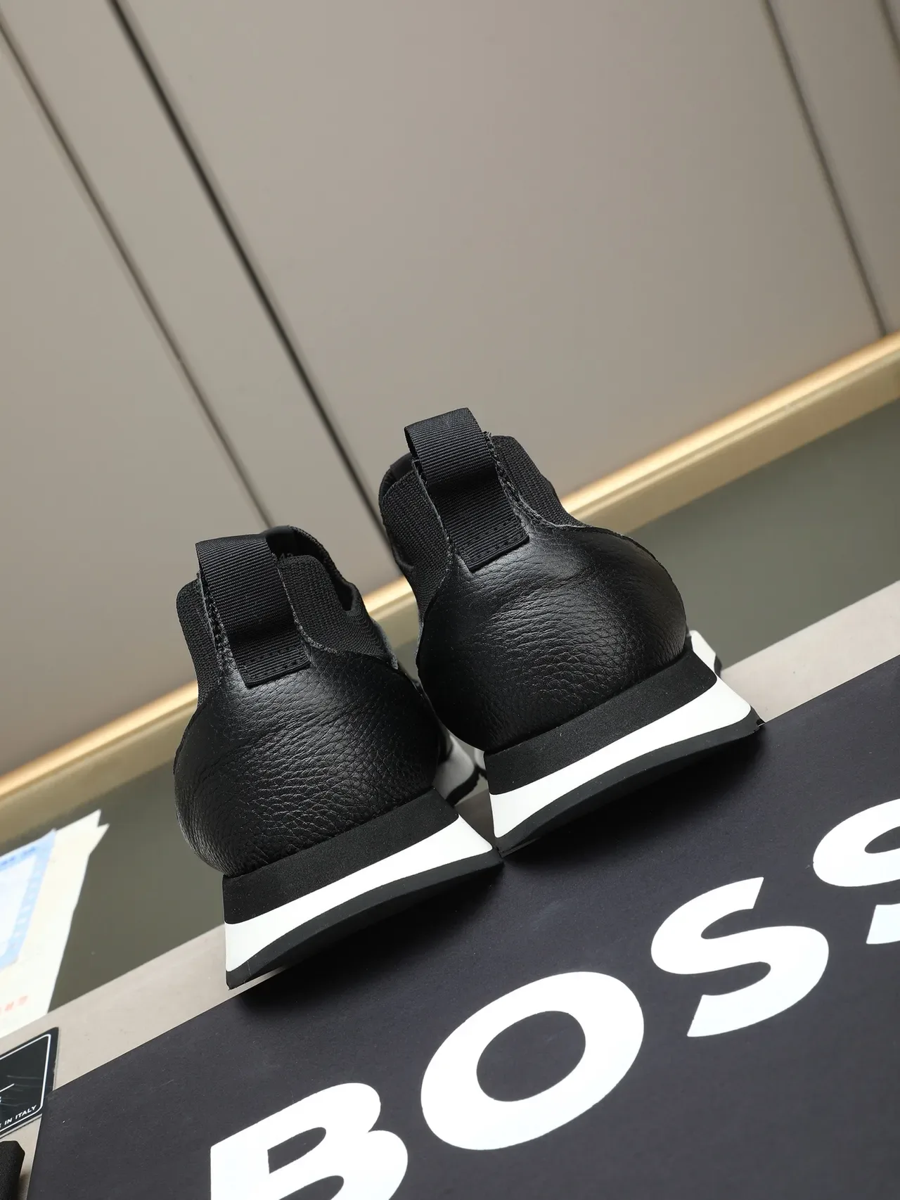 Hugo Boss 黑色压纹皮革无鞋带拖鞋式生活方式运动鞋 4