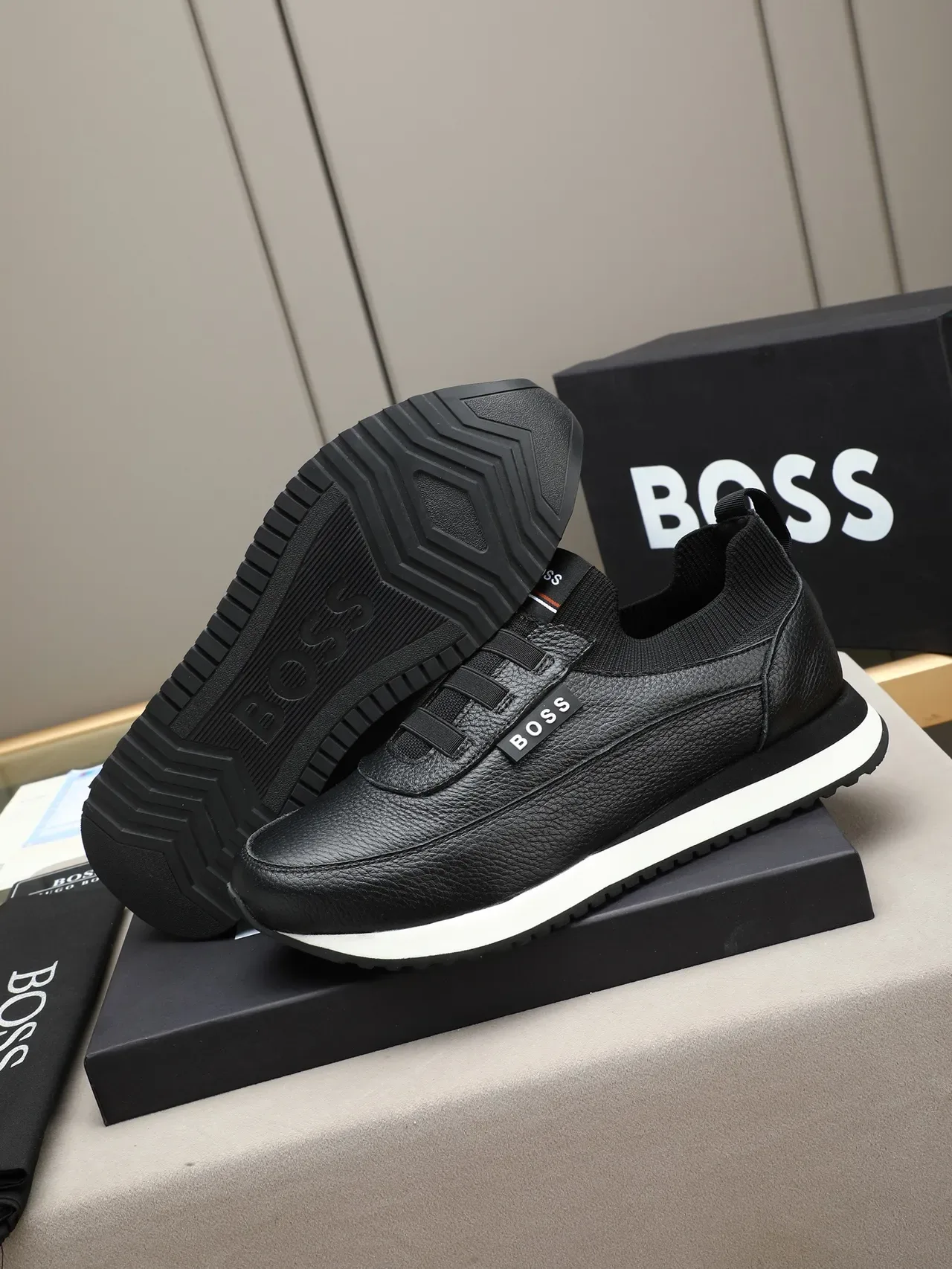 Hugo Boss 黑色压纹皮革无鞋带拖鞋式生活方式运动鞋 5
