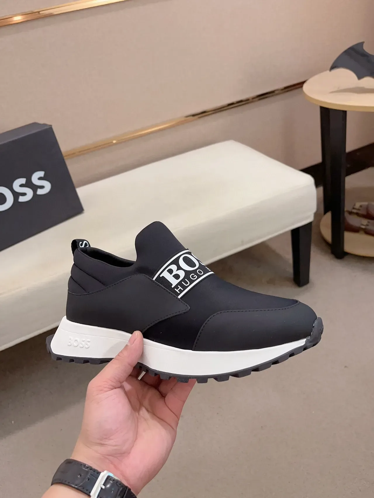 Hugo Boss 黑色白色 弹力带 套脚 生活运动鞋 4