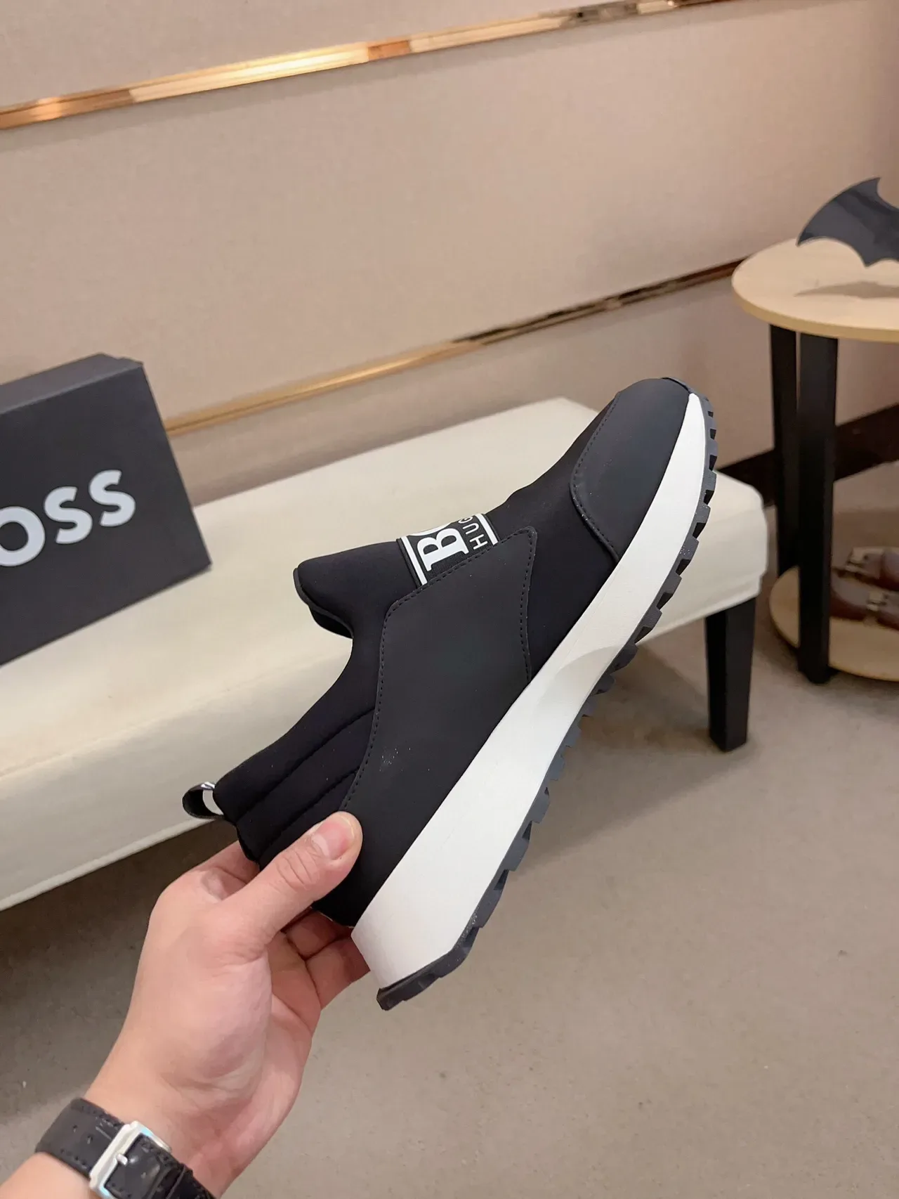 Hugo Boss 黑色白色 弹力带 套脚 生活运动鞋 5