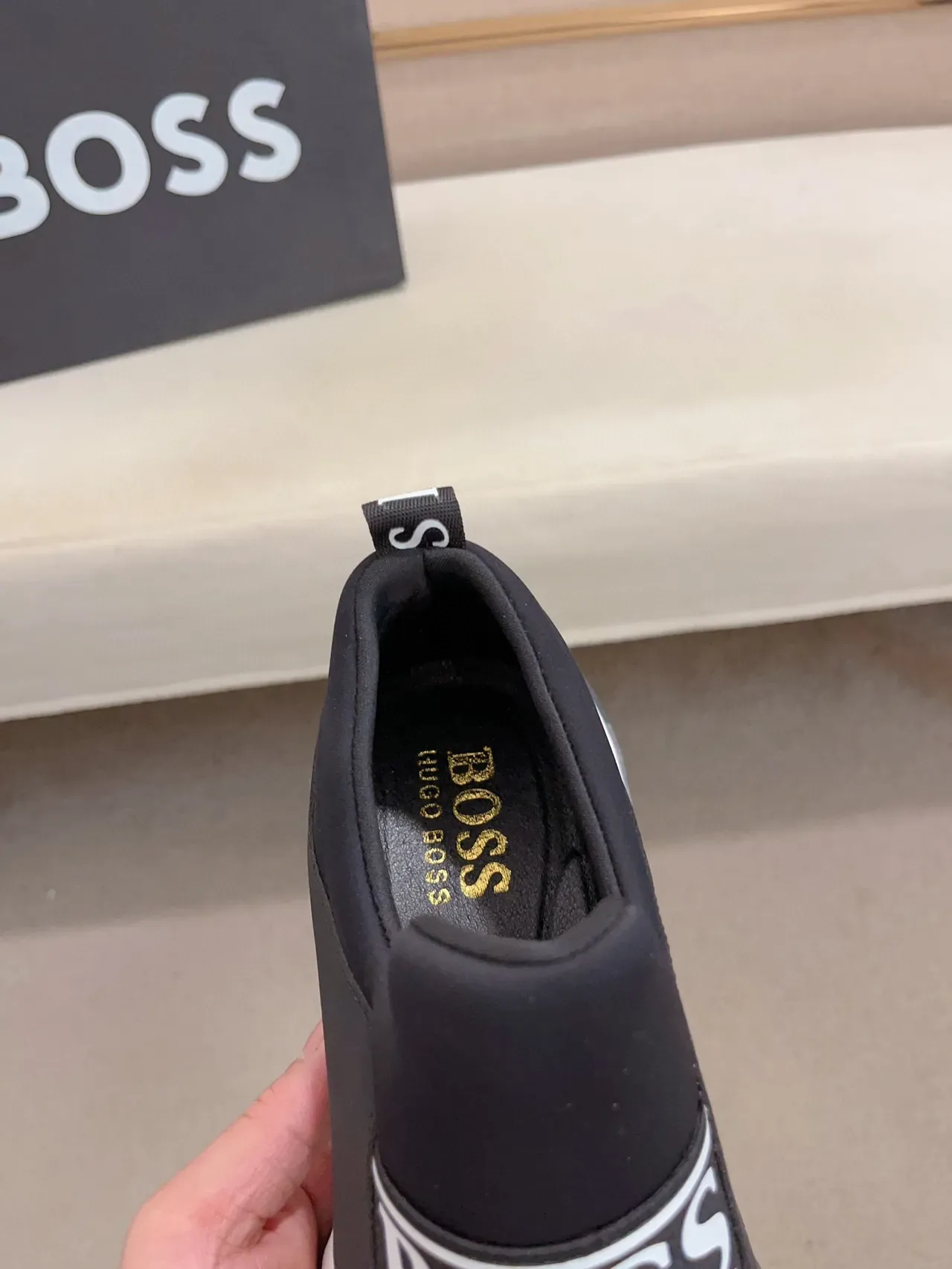 Hugo Boss 黑色白色 弹力带 套脚 生活运动鞋 6