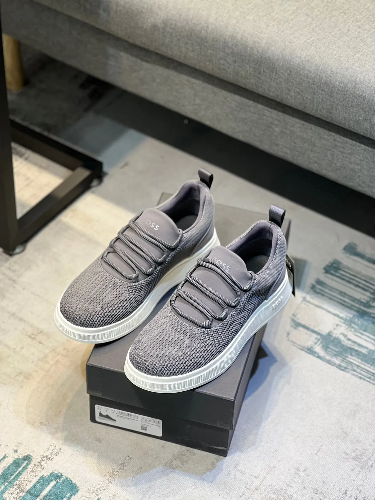 Hugo Boss Zapatillas de plataforma gris con correa elástica de tricot 6