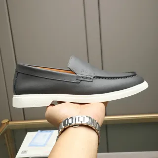 Hugo Boss Loafer de Cuero Gris Blanco con Costura Moc-Toe