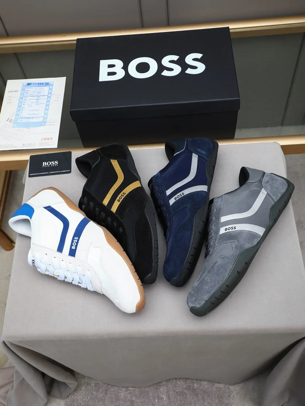 هوغو بوس Lifestyle Sneaker أسود ذهبي جلد ناعم واصطناعي أعلى شريط قطري حذاء رياضي lifestyle 2