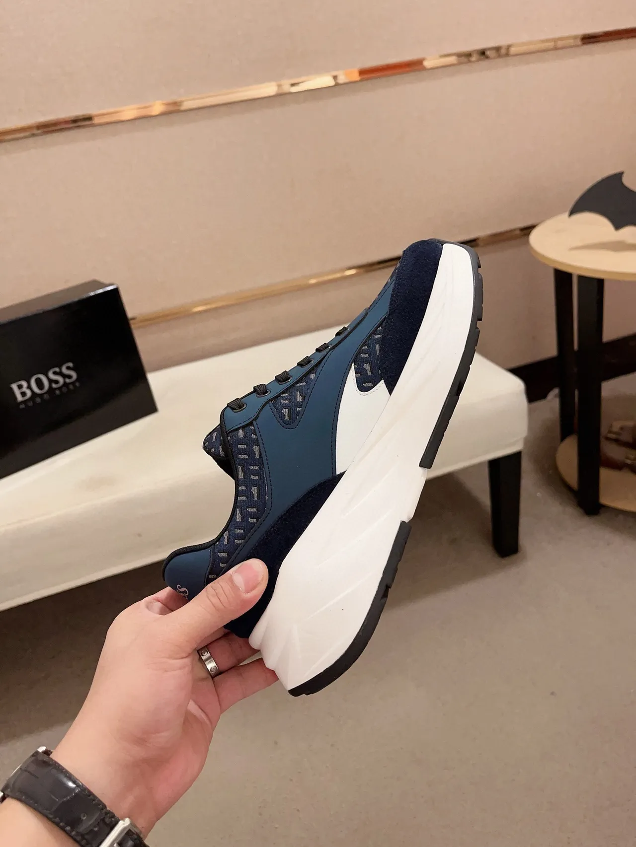 Hugo Boss Sneakers navy blanc à semelle chunky avec upper en matériaux mixtos 5