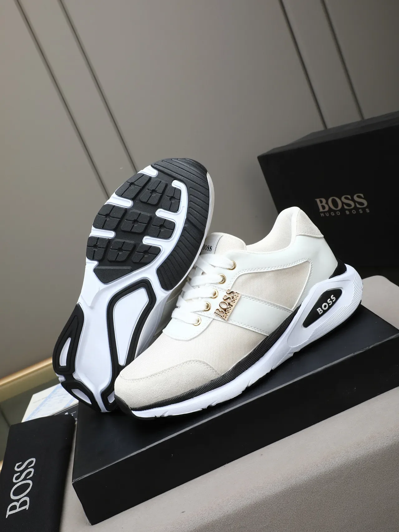 Hugo Boss White Beige Layered Mesh And Suede Upper Gold-Tone Metal Eyelets Lifestyle Sneakers 4