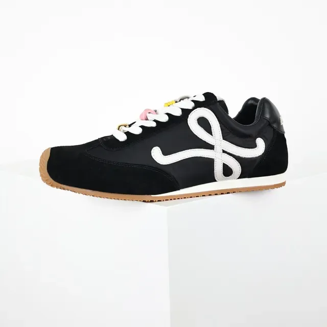 Loewe Flow Runner Black White Gum 生活方式运动鞋 9