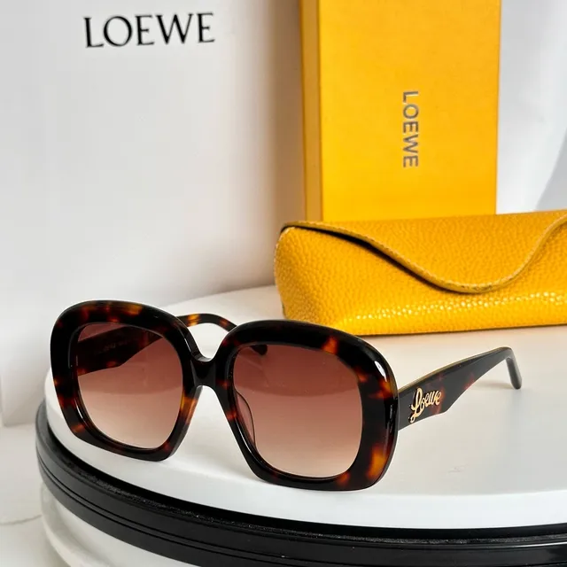 Loeve نظارات شمسية كبيرة مربعة شفافة وردية تدرج عدسة 8