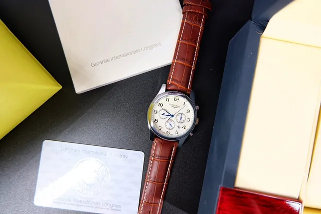 Longines Master Collection Chronograph বাদামী সাদা গোল স্টেইনলেস স্টিল কেস গিলোশে ডায়াল যান্ত্রিক ঘড়ি 4